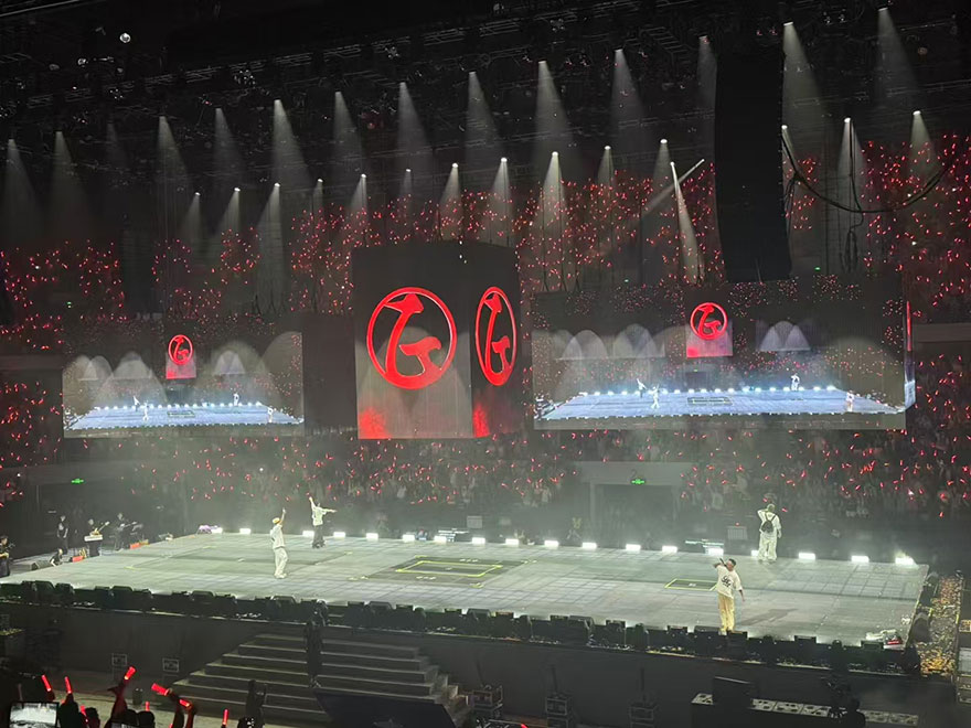 广东深圳广州演唱会租车配带司机中巴商务专业车队出租_广州用车 首选现达汽车租赁公司