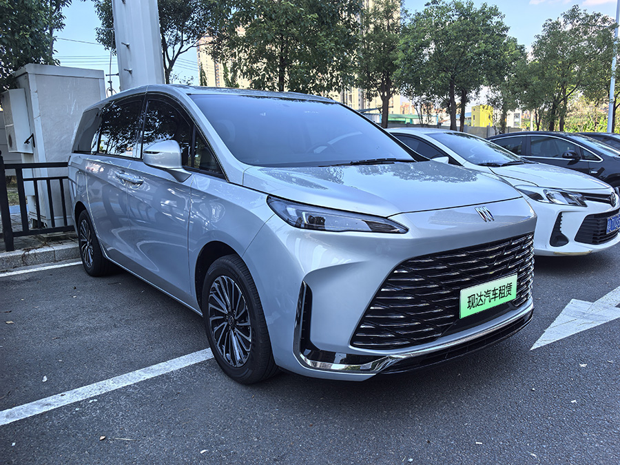 广州新款7座别克GL8商务车自驾出租配带司机包车费用_广州租车 首选广州现达汽车租赁公司