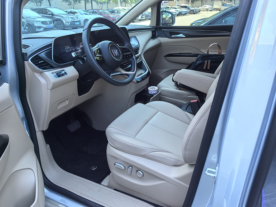 广州新款7座别克GL8商务车自驾出租配带司机包车费用_广州租车 首选广州现达汽车租赁公司